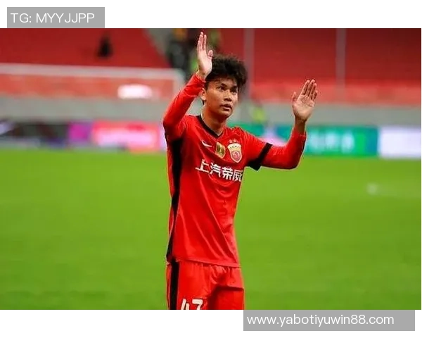 蒯纪闻出场短暂表现分析5分钟内传球失误情况及评分解读