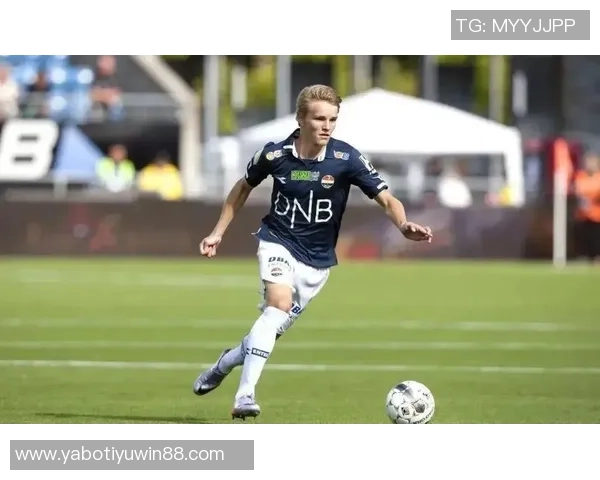 厄德高随挪威队出征继续康复治疗在场外全力支持国家队